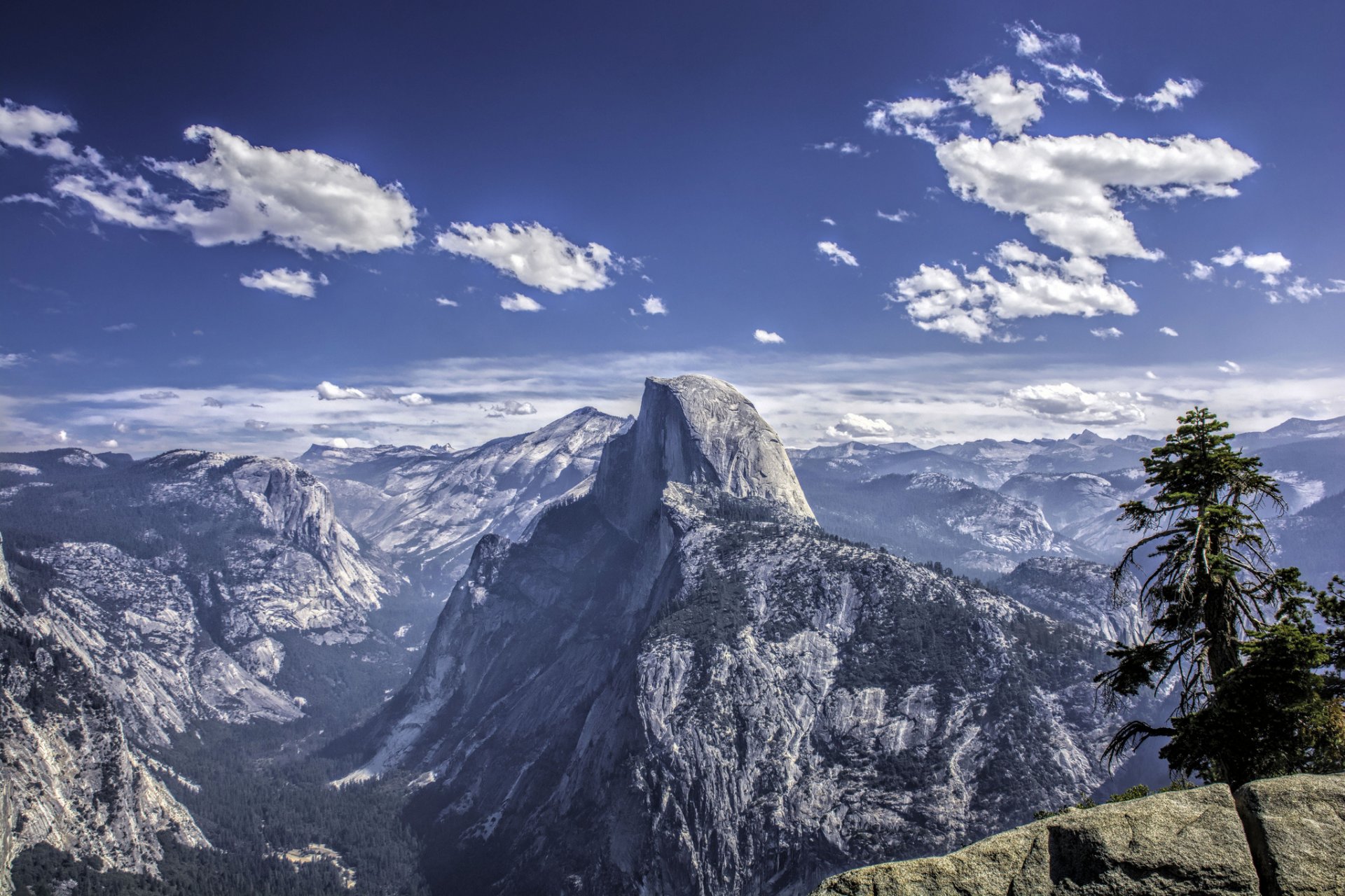 parque nacional de yosemite california estados unidos montañas rocas cielo nubes árbol valle nieve