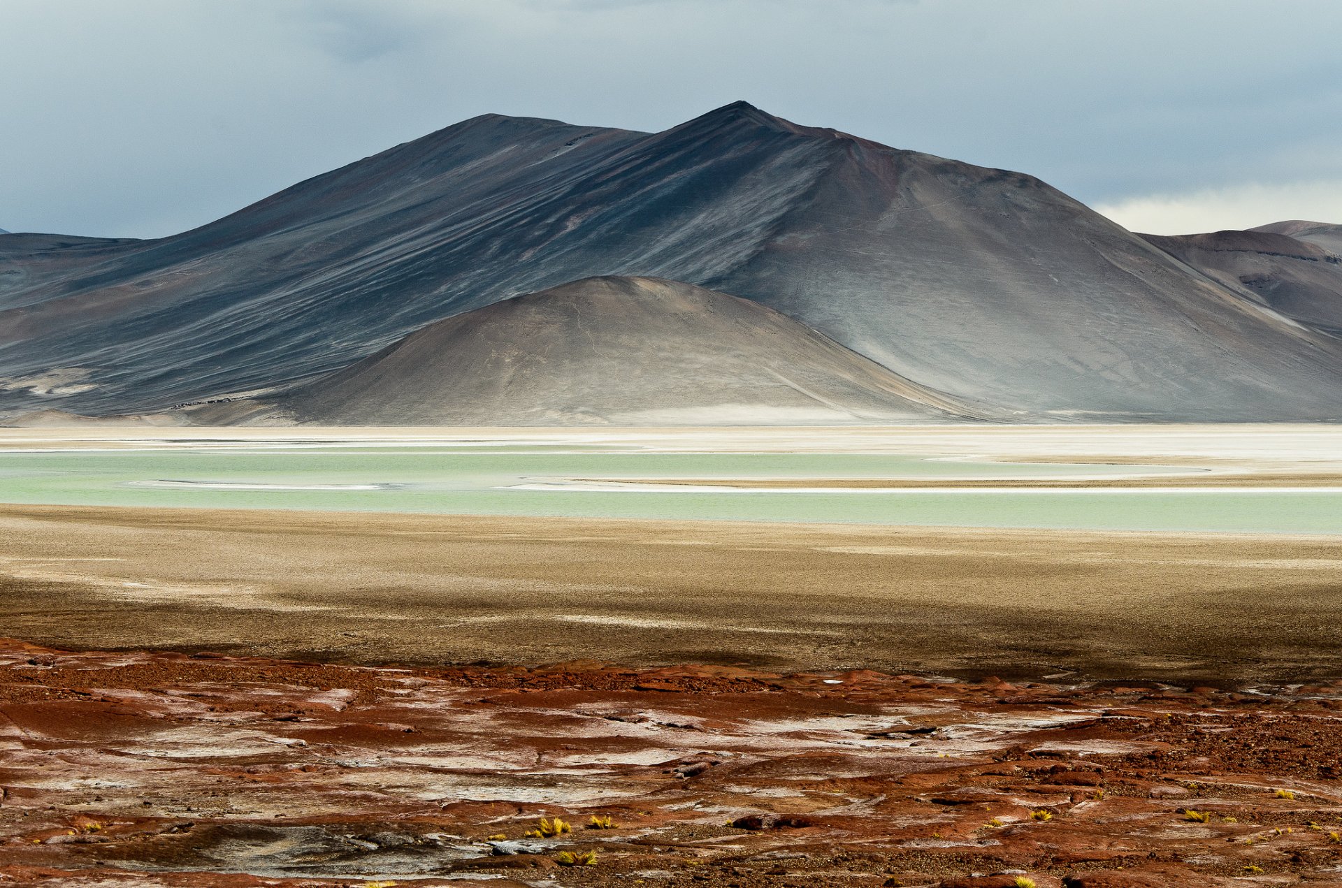 montaña río valle islandia