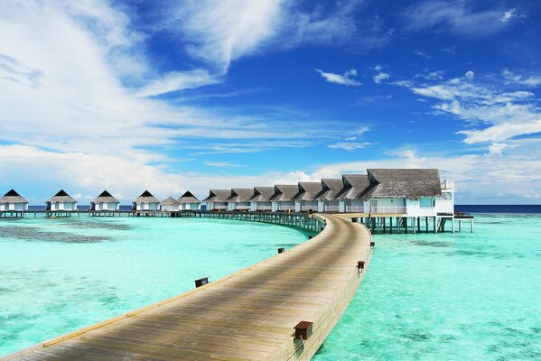 Maldivas. Puentes entre el mar a las casas