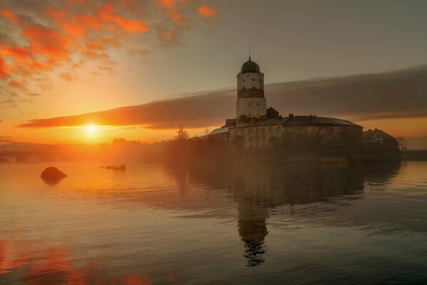Photo de l aube au château de Vyborg en Russie