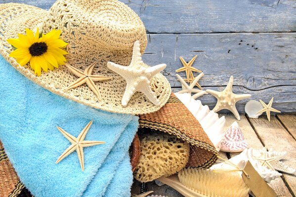 Hat with sunflower and starfish