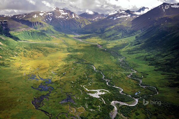 Долина реки на аляске