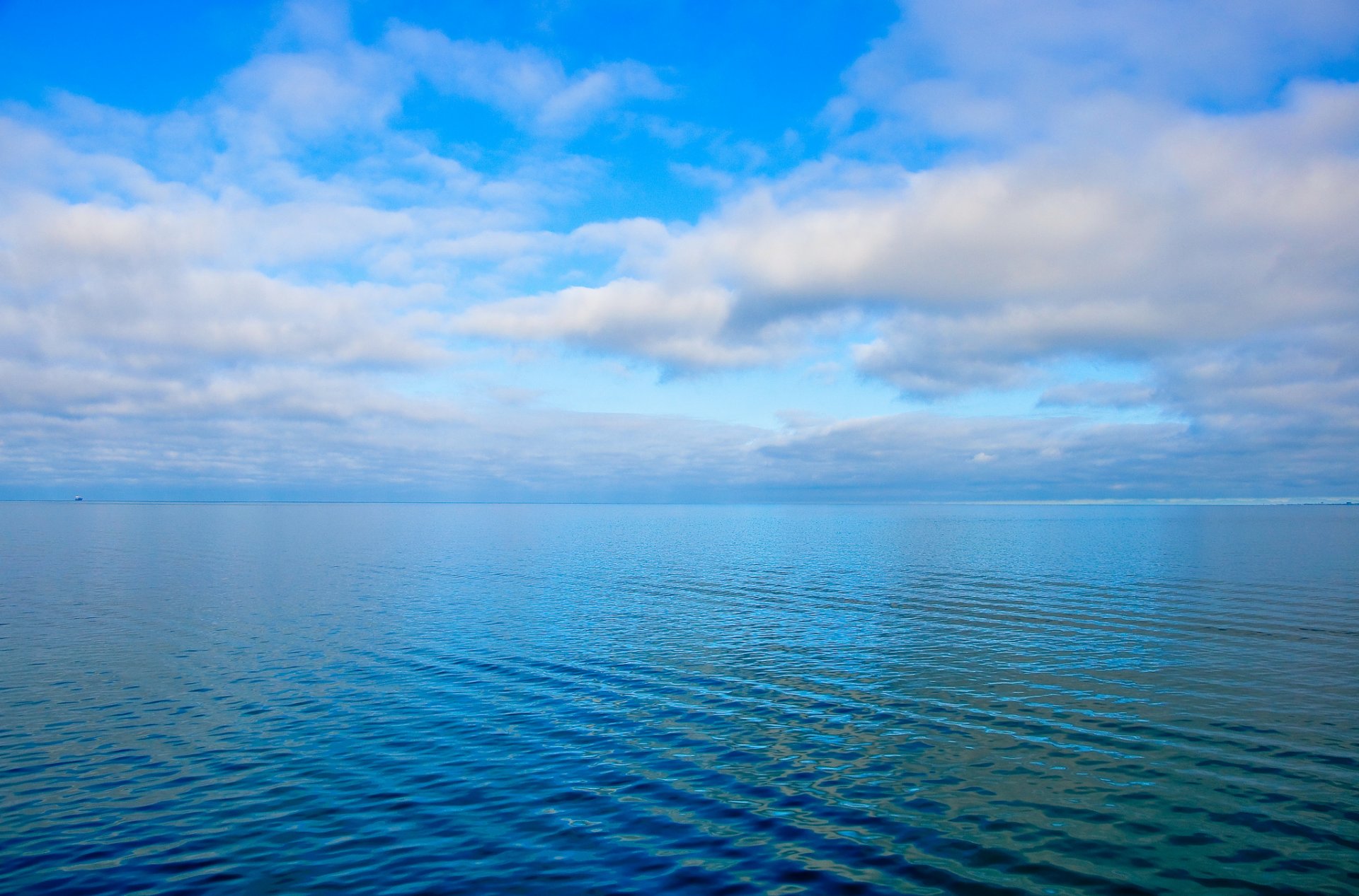 ciel nuages horizon mer ondulations