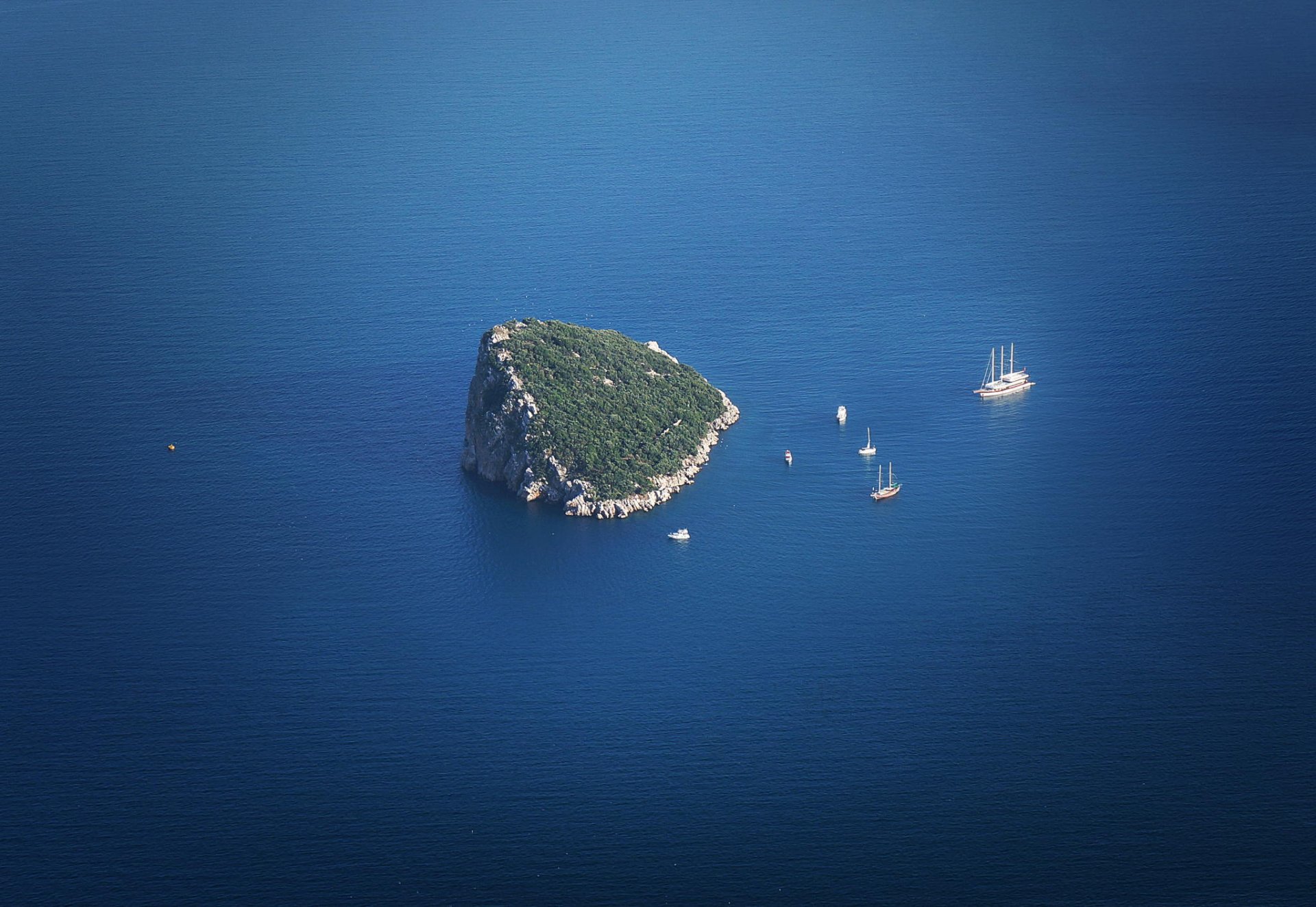 ocean panoramma island ship