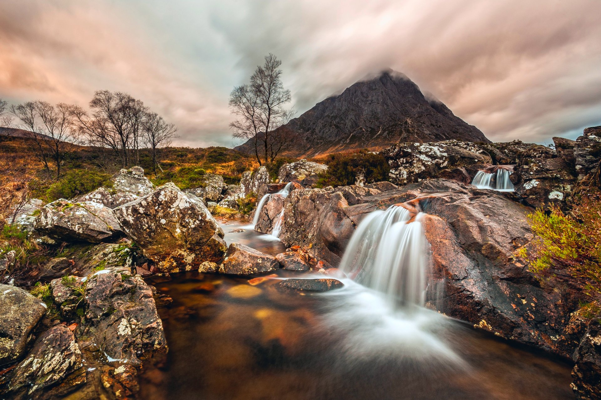 cotland highlands buachaille etive mòr mountain feed stones cloud