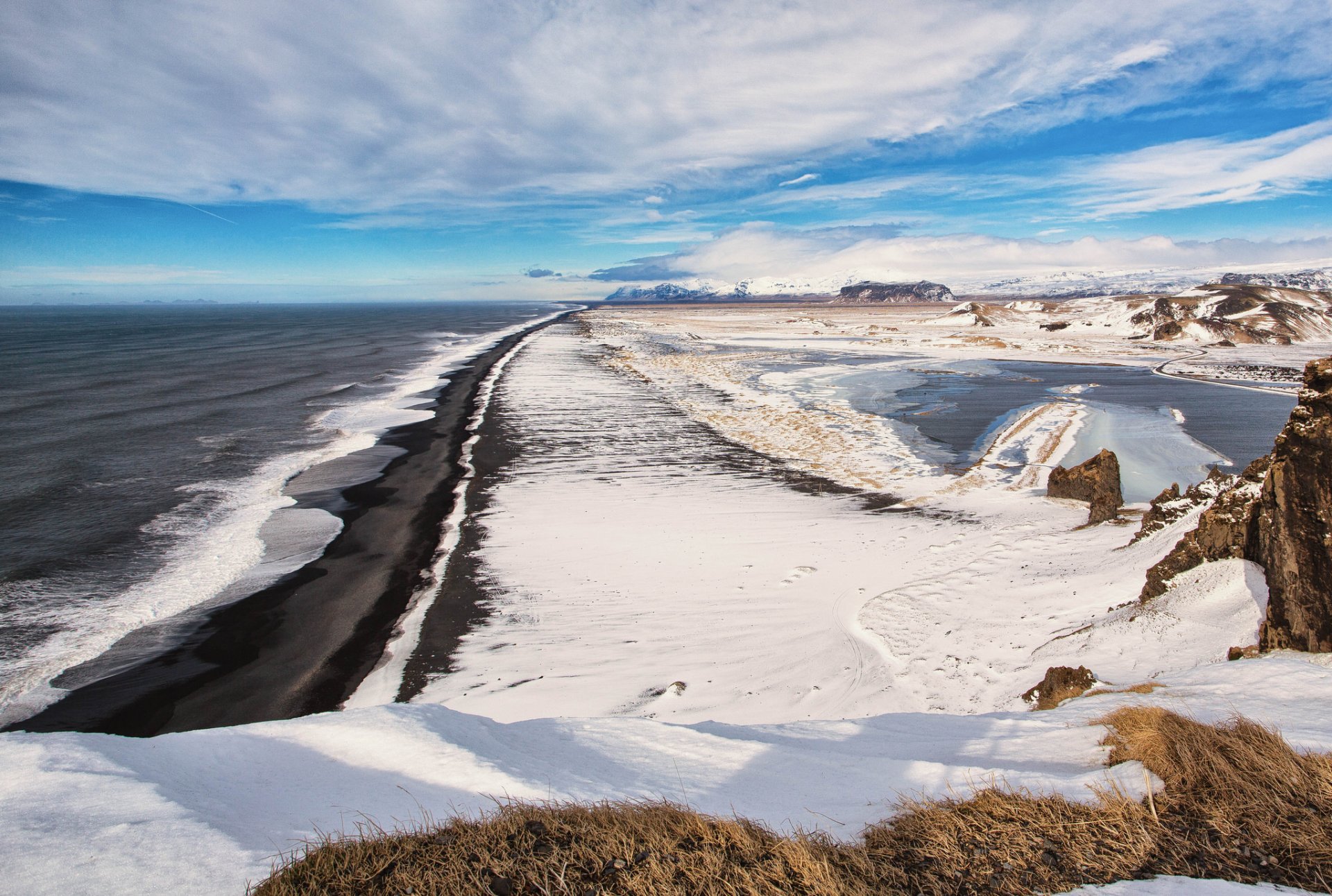 ciel nuages mer rochers hiver neige