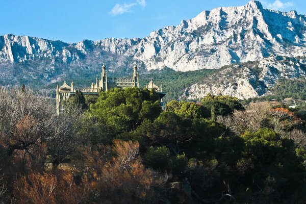 Mountains. Vorontsov Palace in Crimea