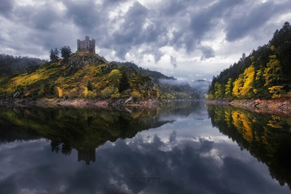 Foto Castello Francia fiume