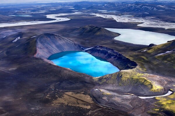 Foto Cráter lago nieve