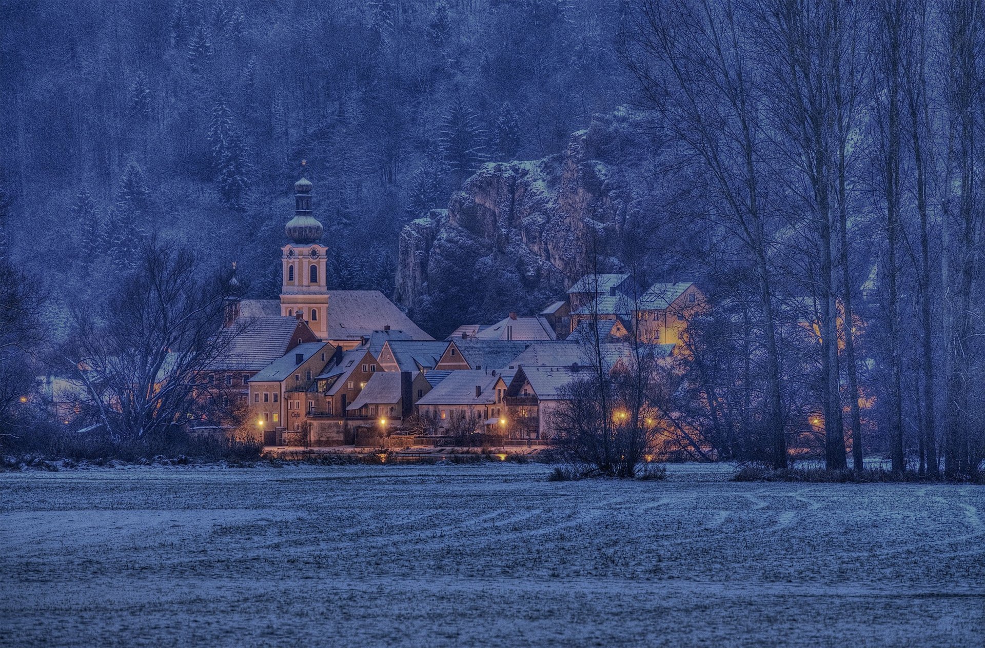 kallmünz alemania baviera campo montañas árboles casas linternas