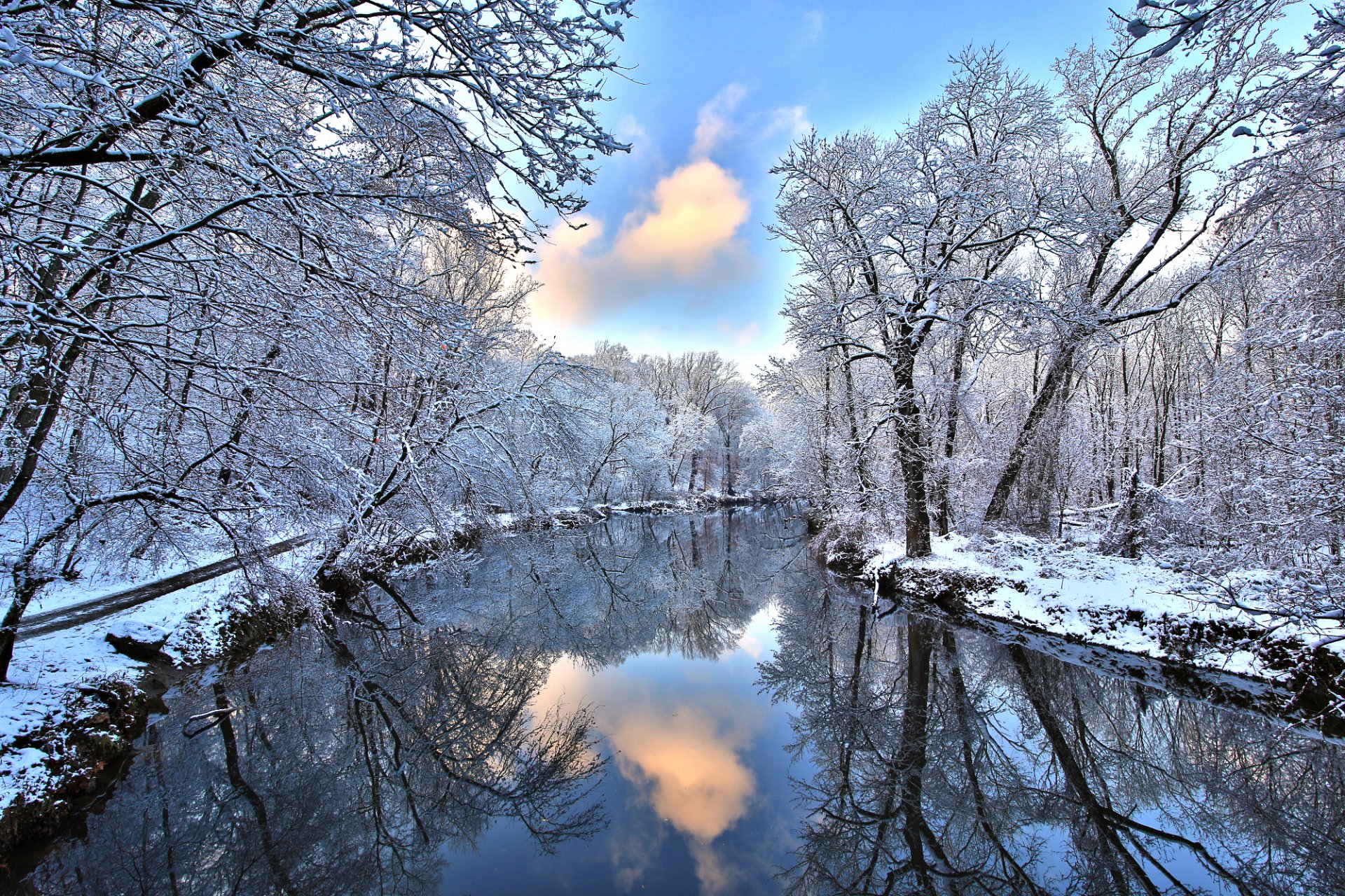 wald fluss winter schnee reflexion