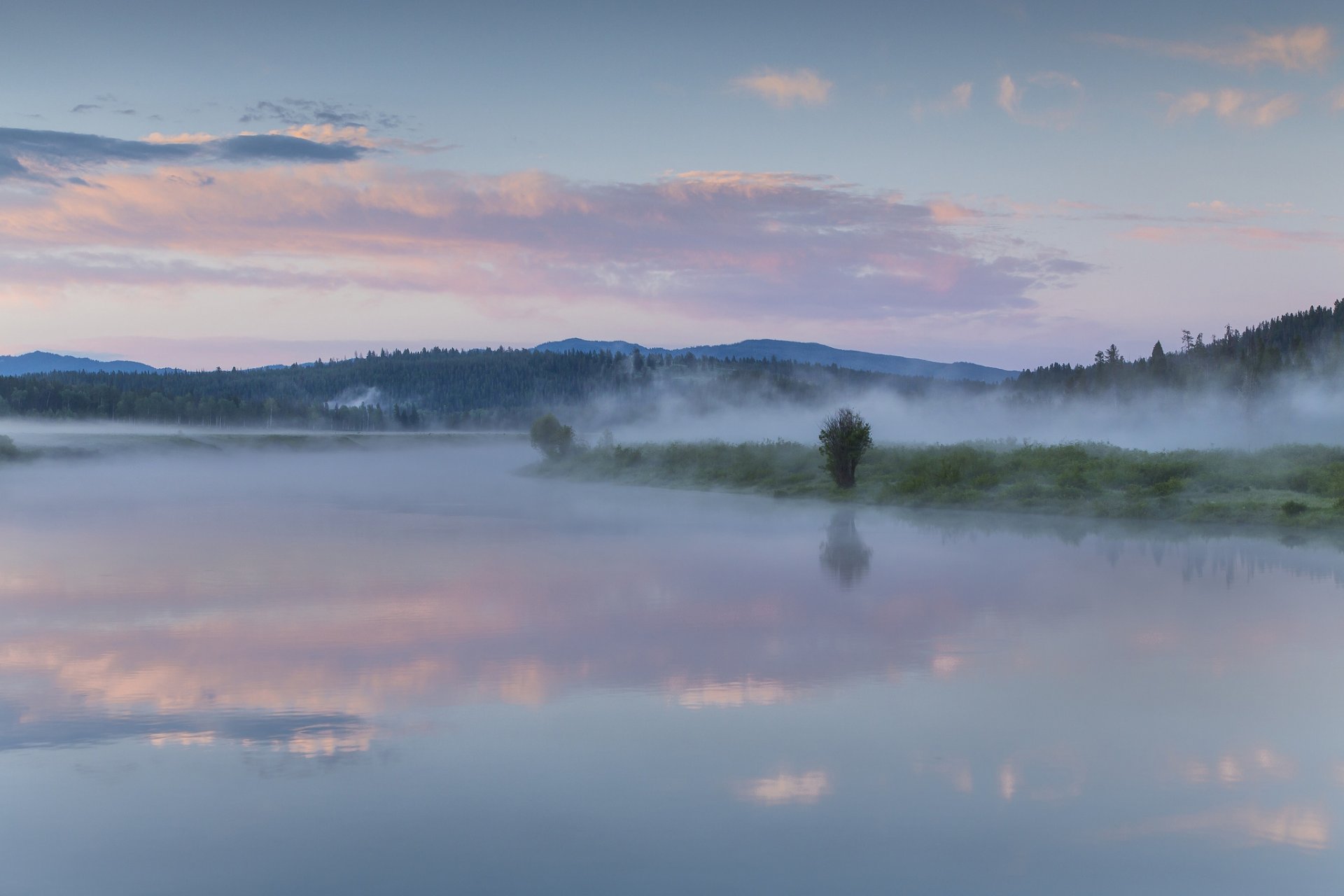 usa wyoming national park backwater bend lake forest fog morning sky clouds reflection morning