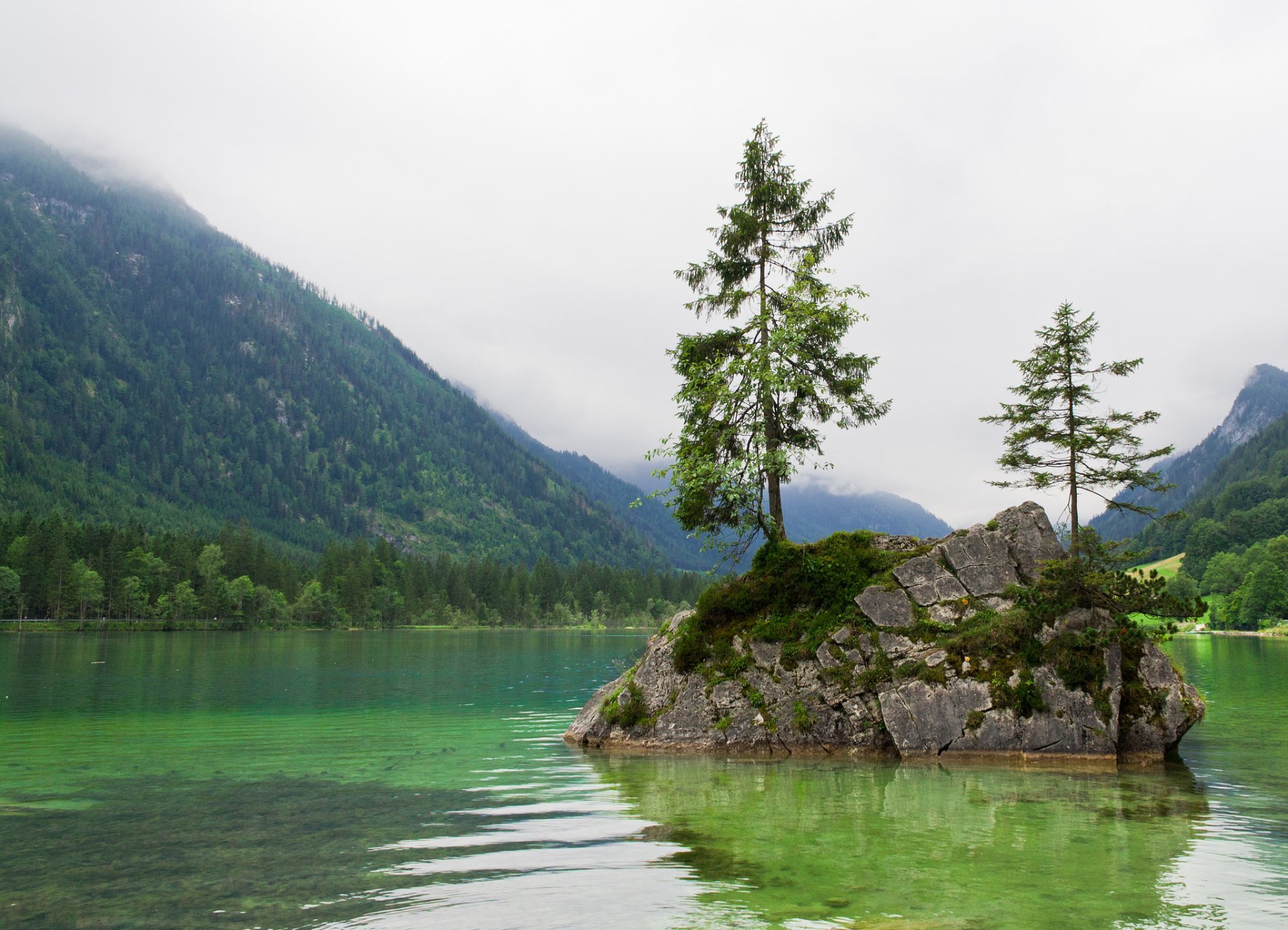 berchtesgaden baviera montañas bosque lago isla