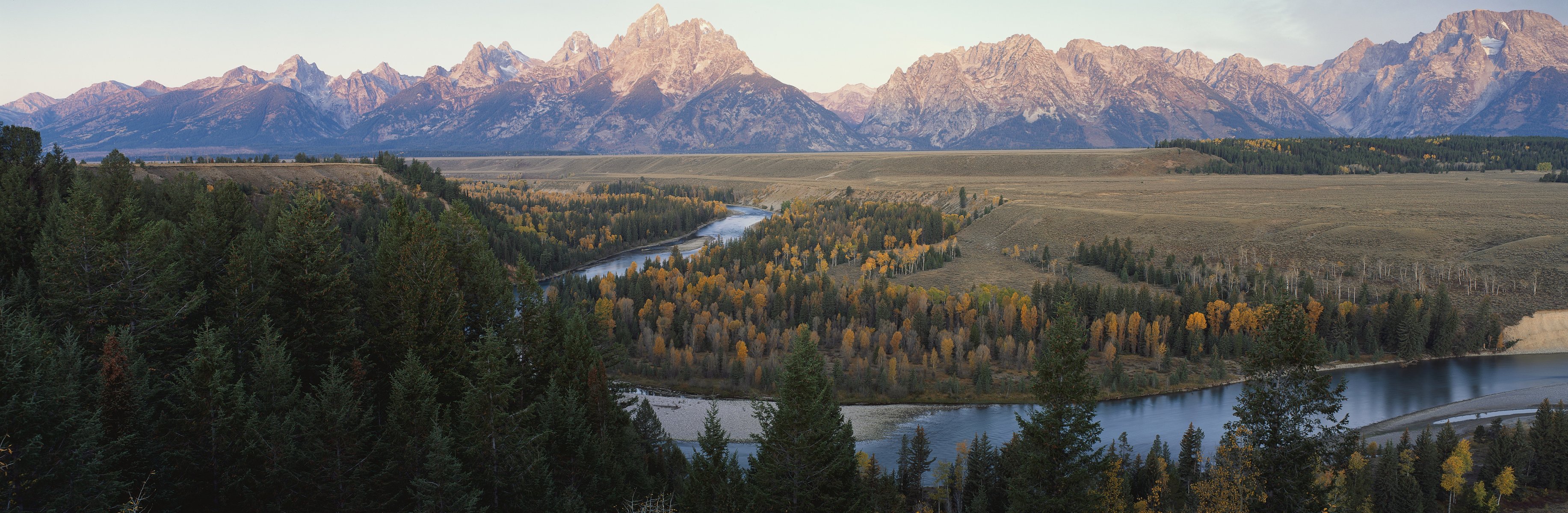 montañas bosque río