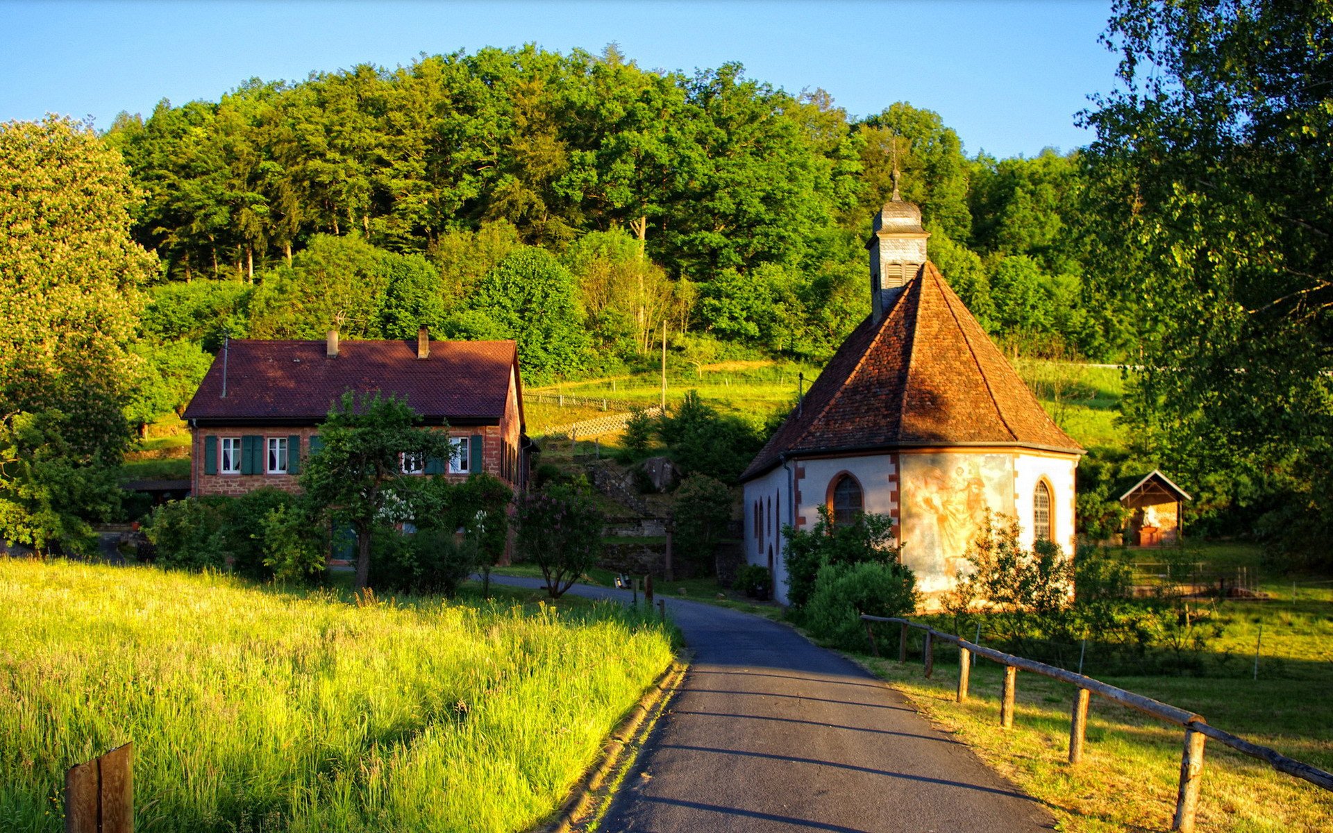 été maisons forêt route verdure clôture