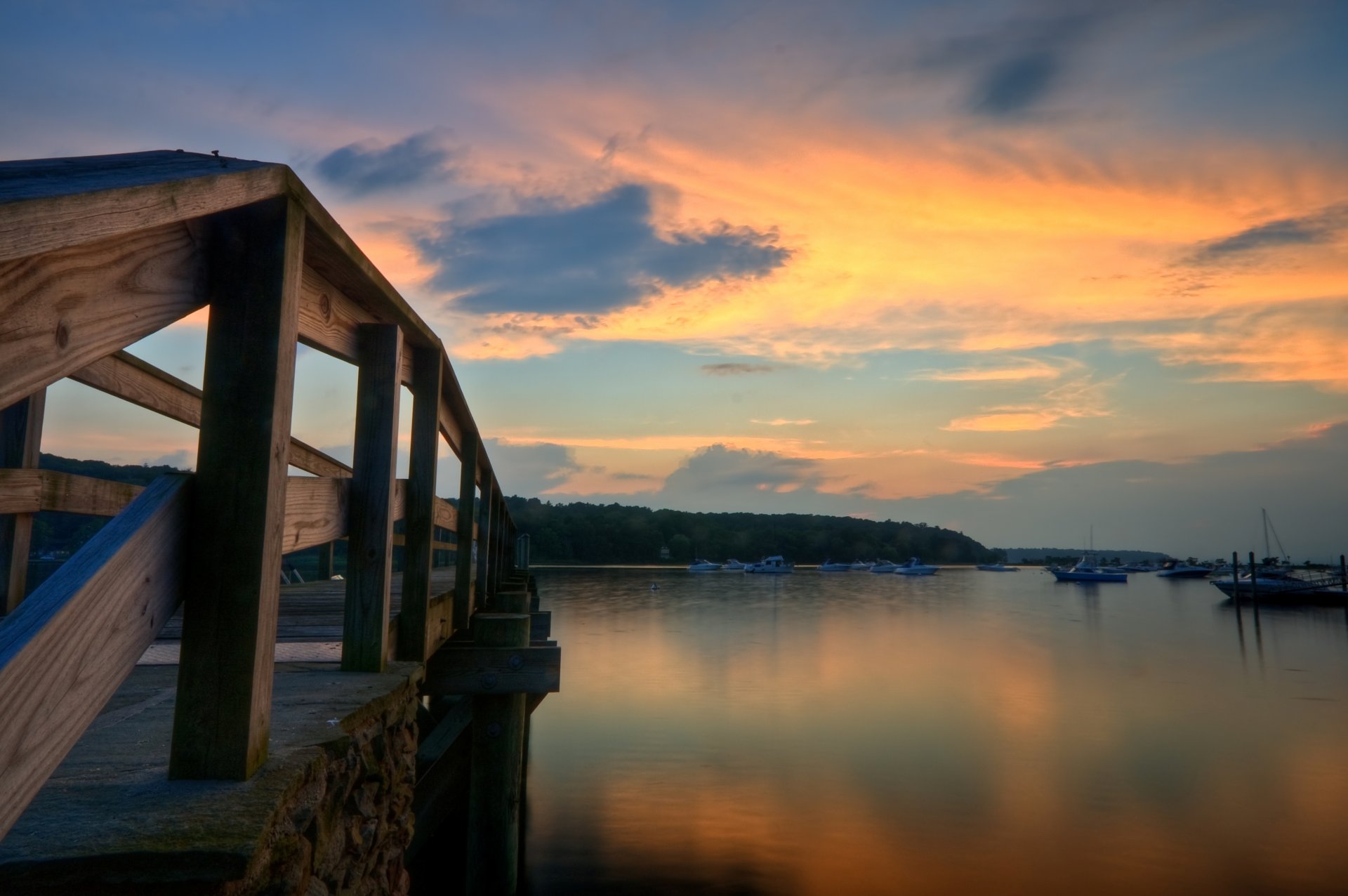 natura mare acqua ponte recinzione albero tavole navi nave alberi fogliame cielo nuvole sfondo carta da parati widescreen schermo intero widescreen widescreen