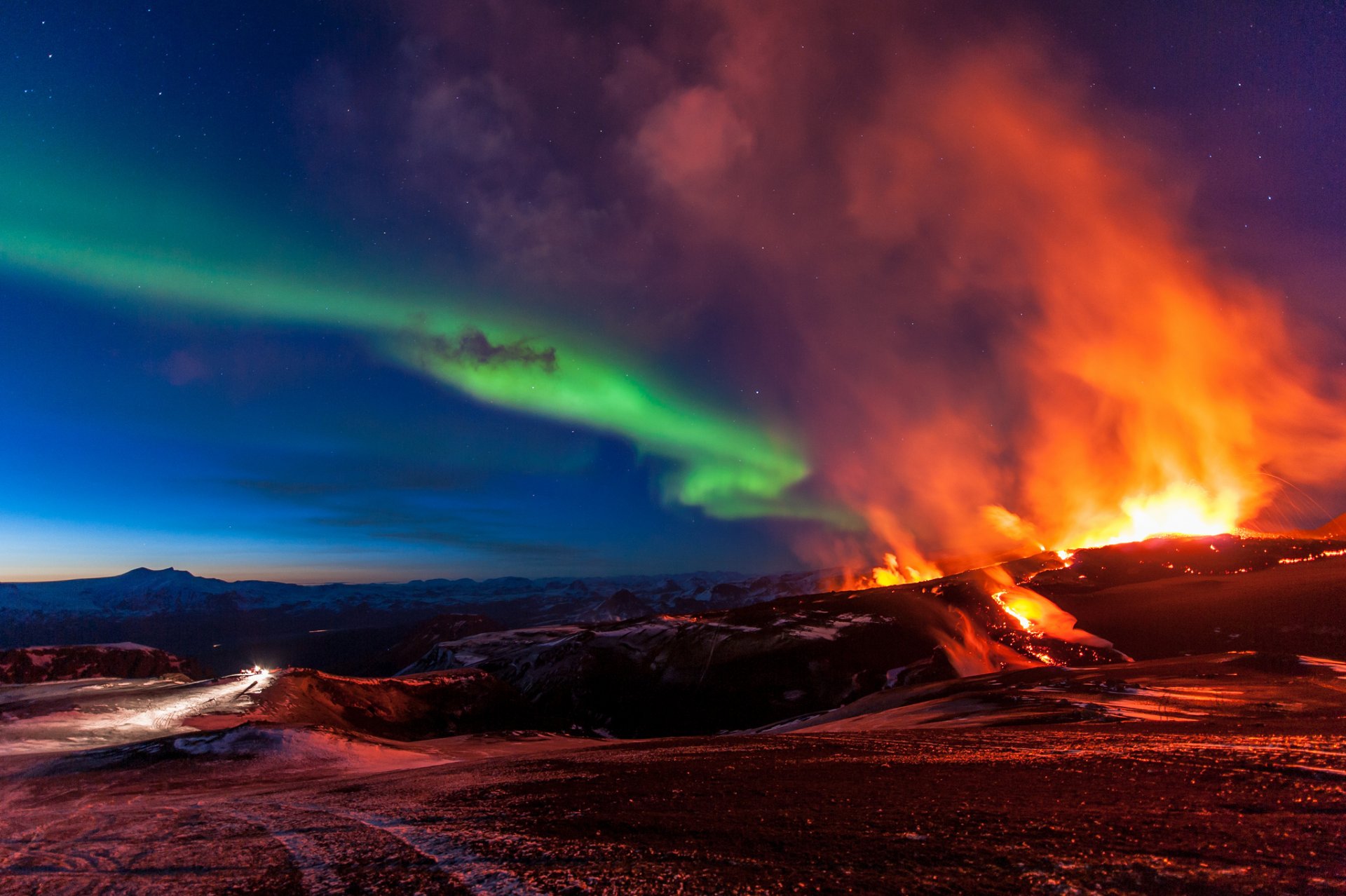 fimmverdjohuls island berge vulkanausbruch nordlichter elemente