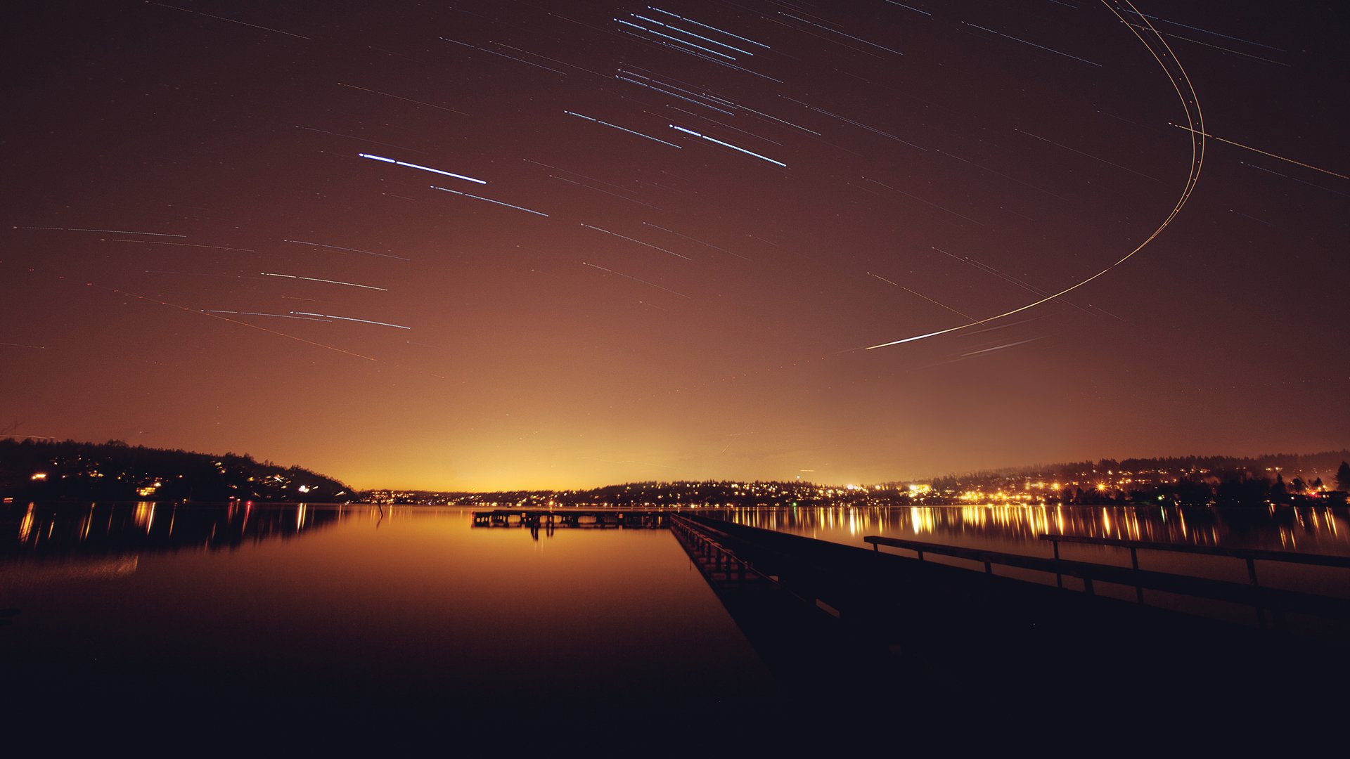 noche estrellas pistas muelle cuerpo de agua luces paisaje