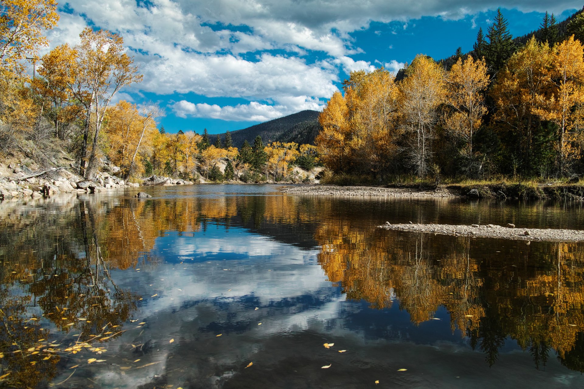 naturaleza río bosque otoño cielo nubes