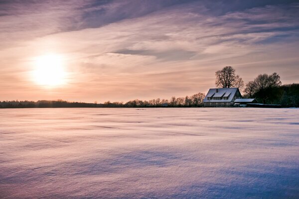 Mattina d inverno alla periferia del villaggio