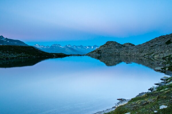 Красивое озеро лютер на закате