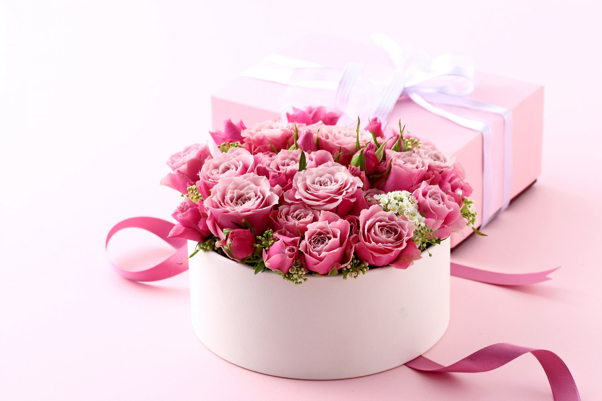 amore romantico rose regalo fiori rosa scatola bouquet rosa