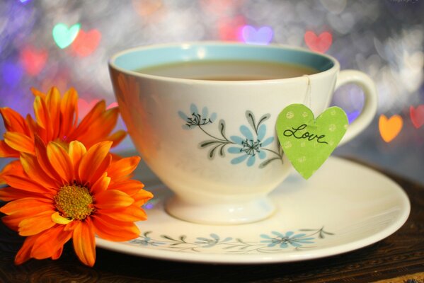 Romántico café de la mañana con flores