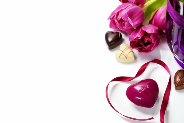 Amour au chocolat avec tulipes en bouquet