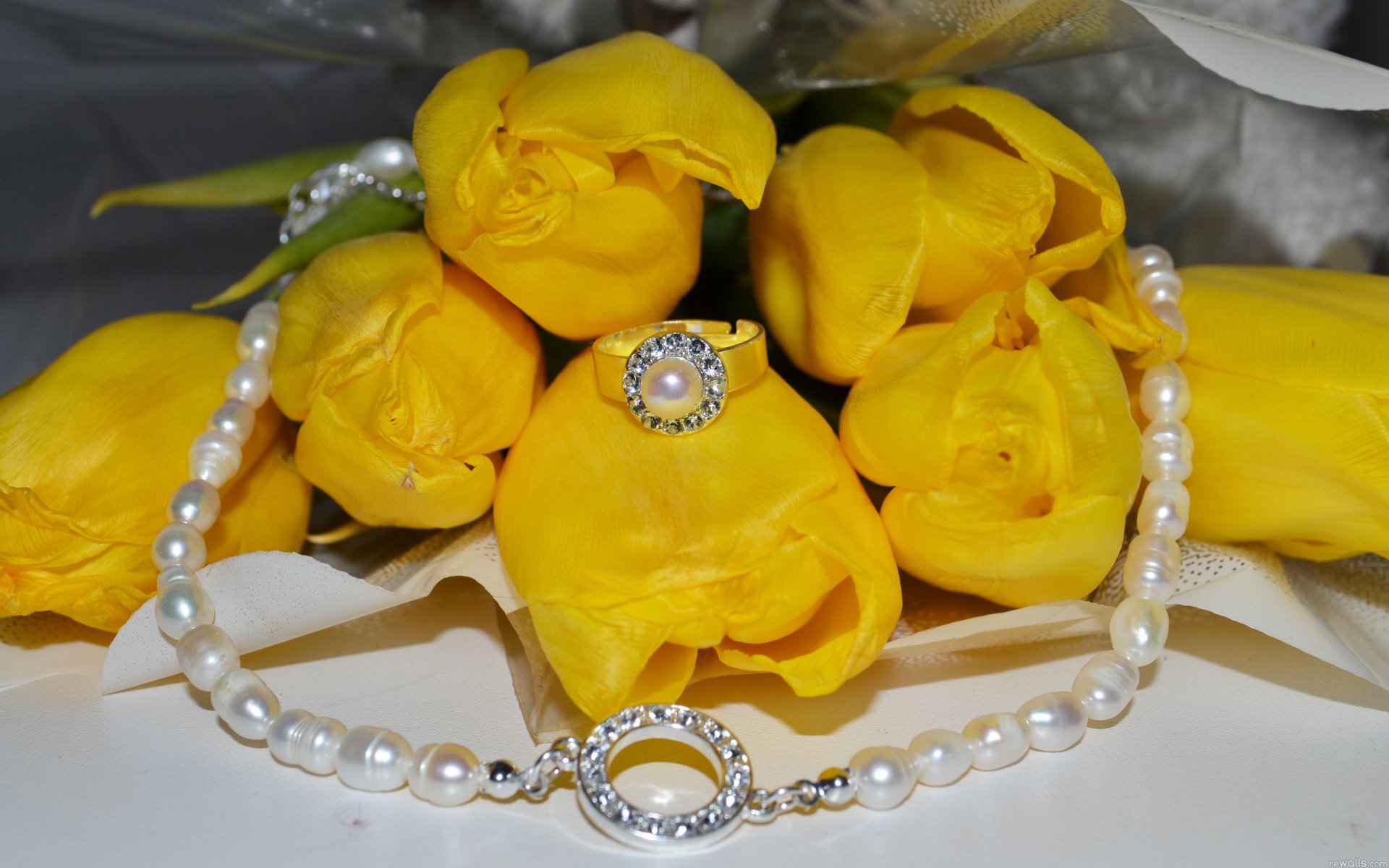 flores amarillo flor rosas brote tulipanes anillo decoración collar