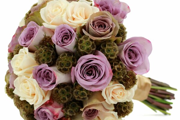 Mazzo di rose. bouquet da sposa. bouquet delicato. rose di pesca