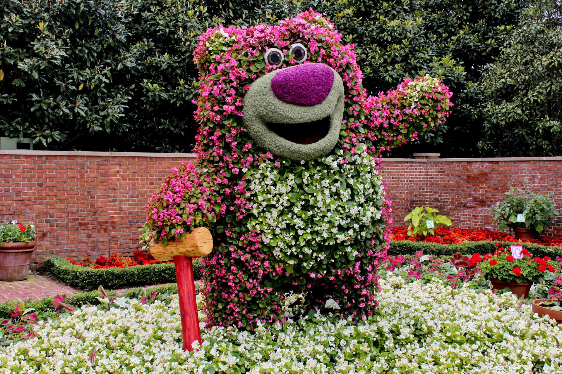 park supplies bush colored flower sculpture bear teddy bear