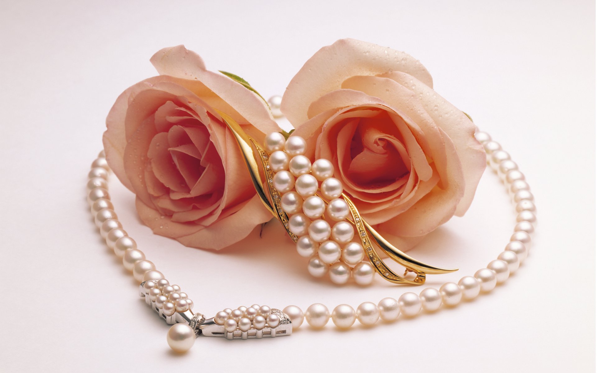 deux roses perles broche