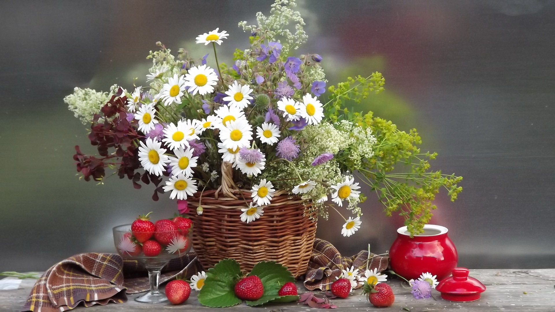 daisies flowers flower bouquet basket basket strawberries berries nature summer