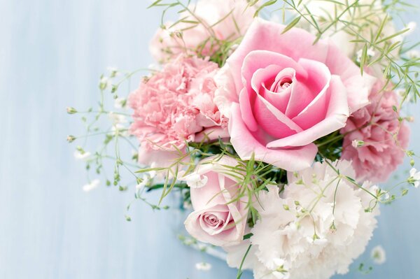 Pink and white roses and carnations