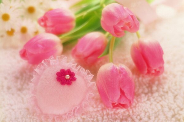 Tulipanes rosados con corazón