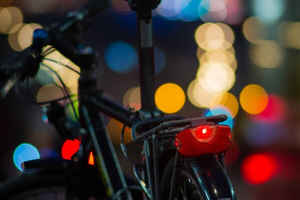 Vélo dans la nuit