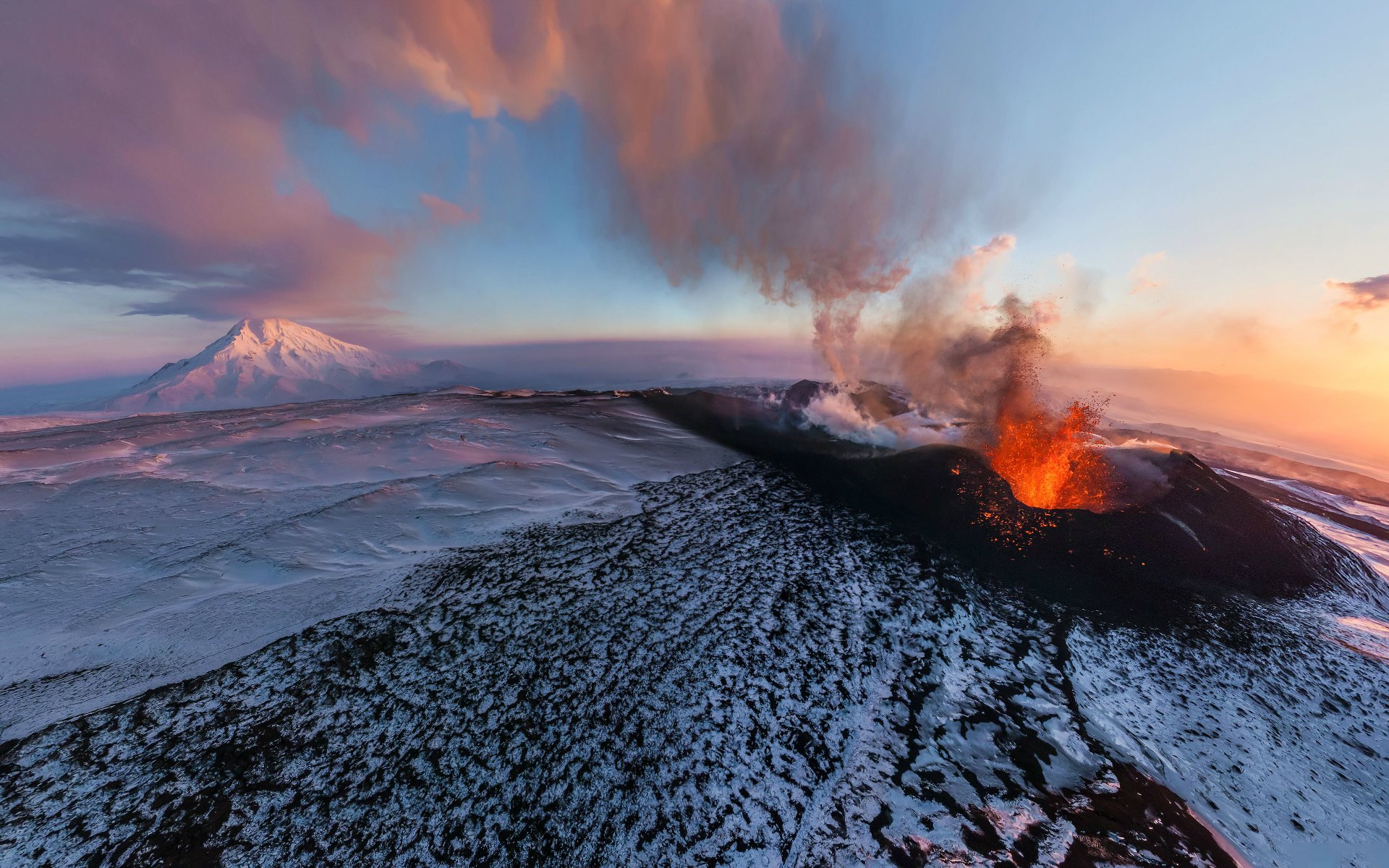 flat tolbachik volcano eruption kamchatka