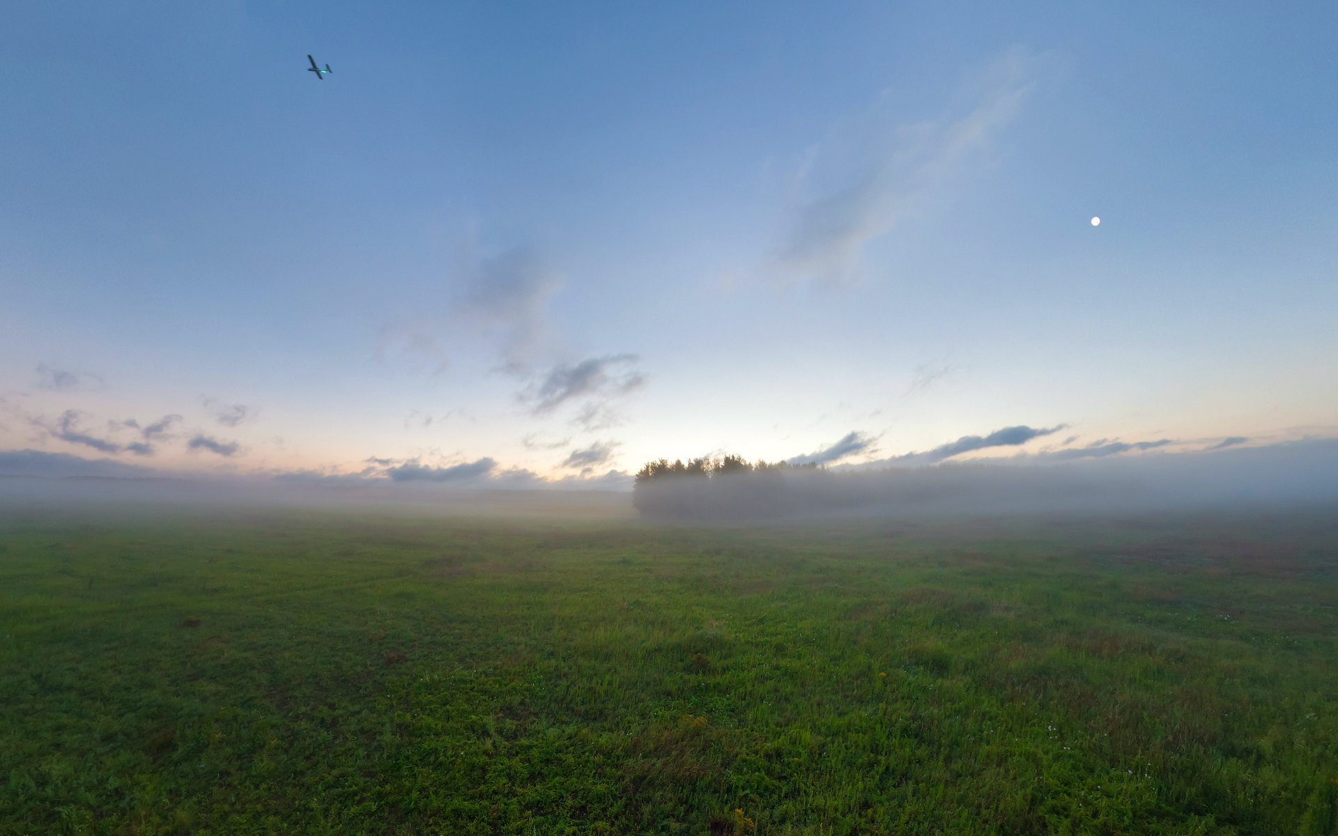 mattina campo nebbia luna aereo