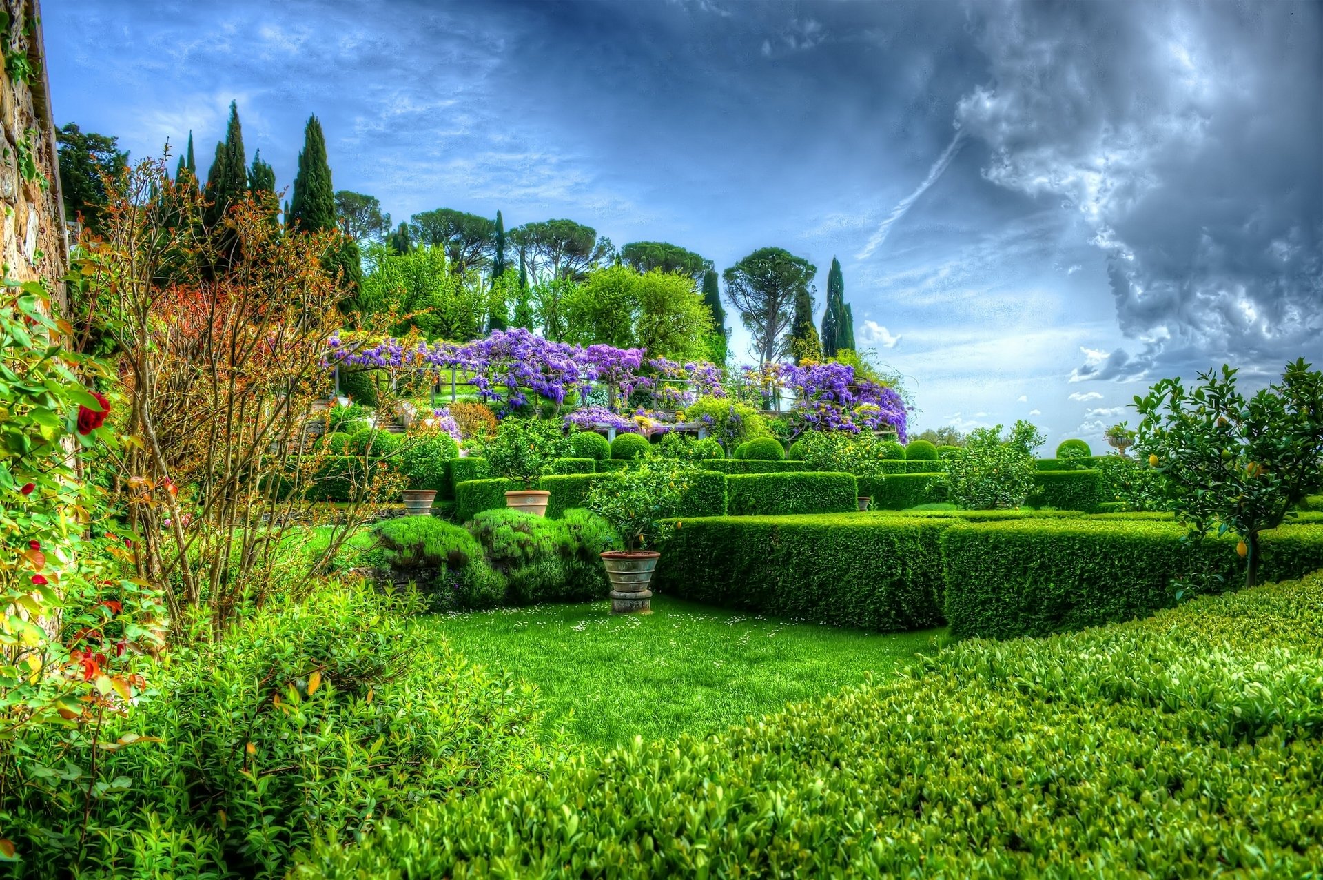 villa la foz chianciano terme italie la foz chianciano terme jardin parc buissons arbres