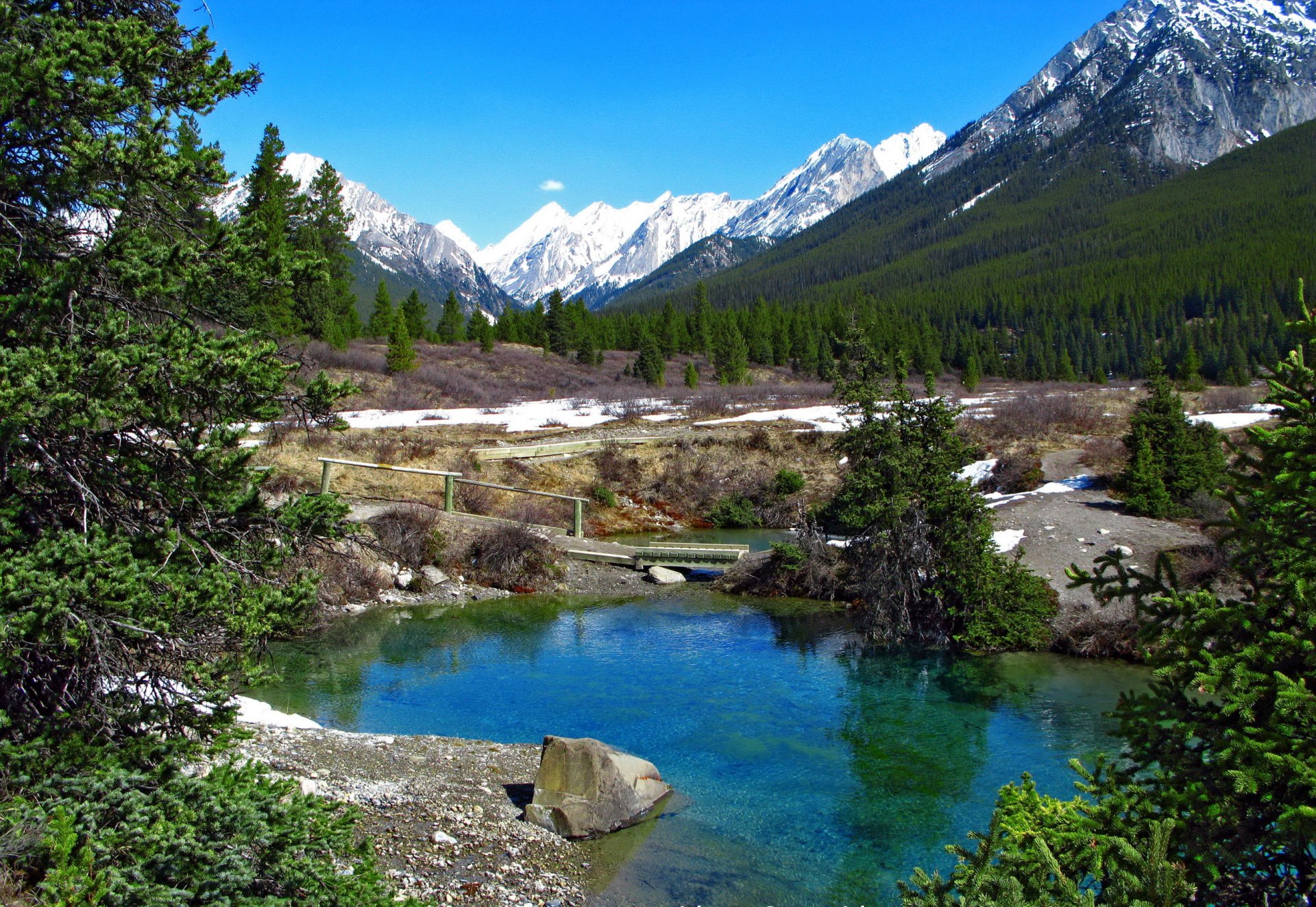 primavera lago montagne foresta cime neve natura paesaggio ponte sentiero