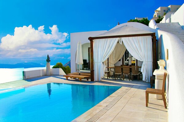 Sanatorio in Grecia vista del cielo blu