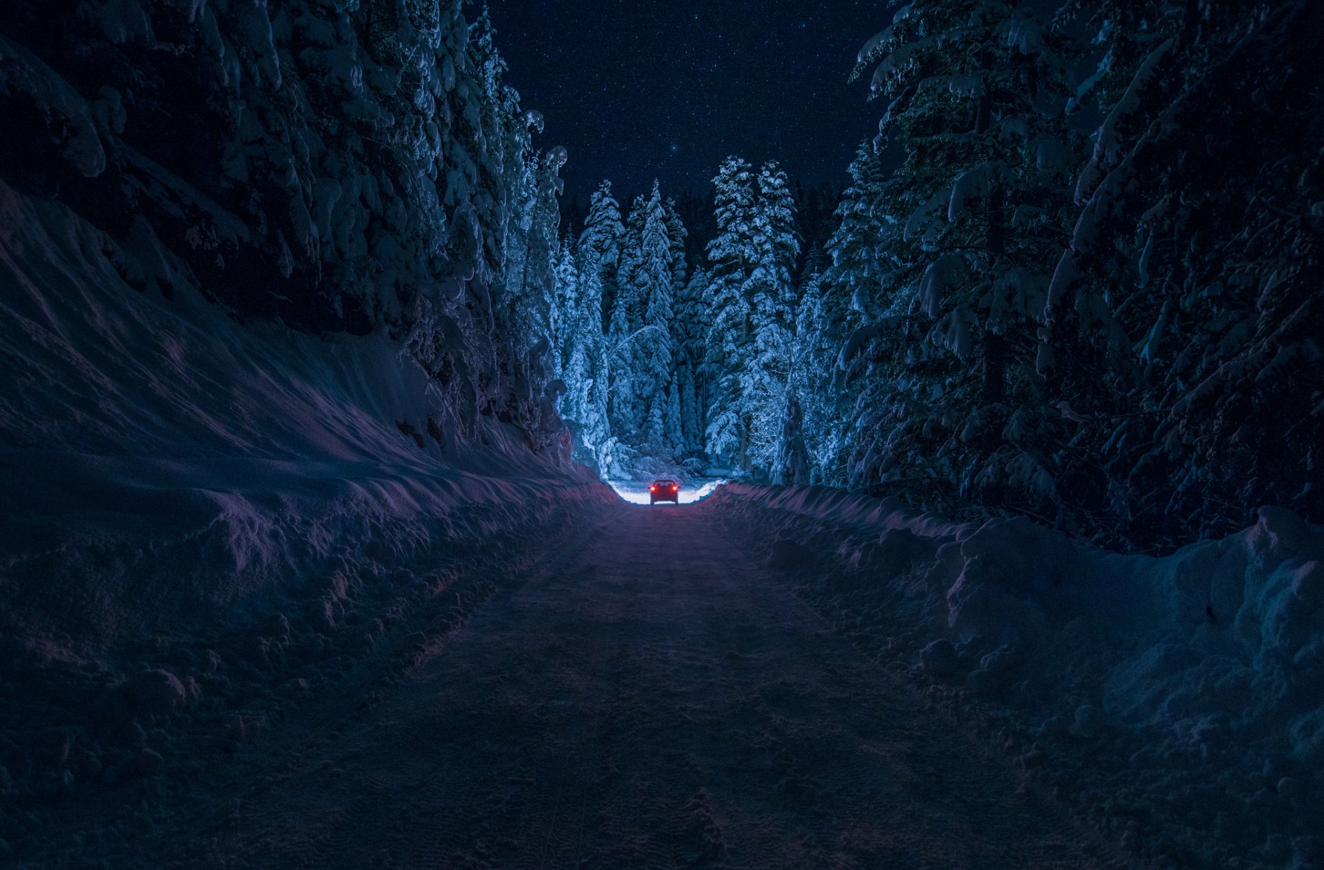 bulgarie küstendil hiver route neige forêt nuit voiture lumière ciel étoiles par inhiu