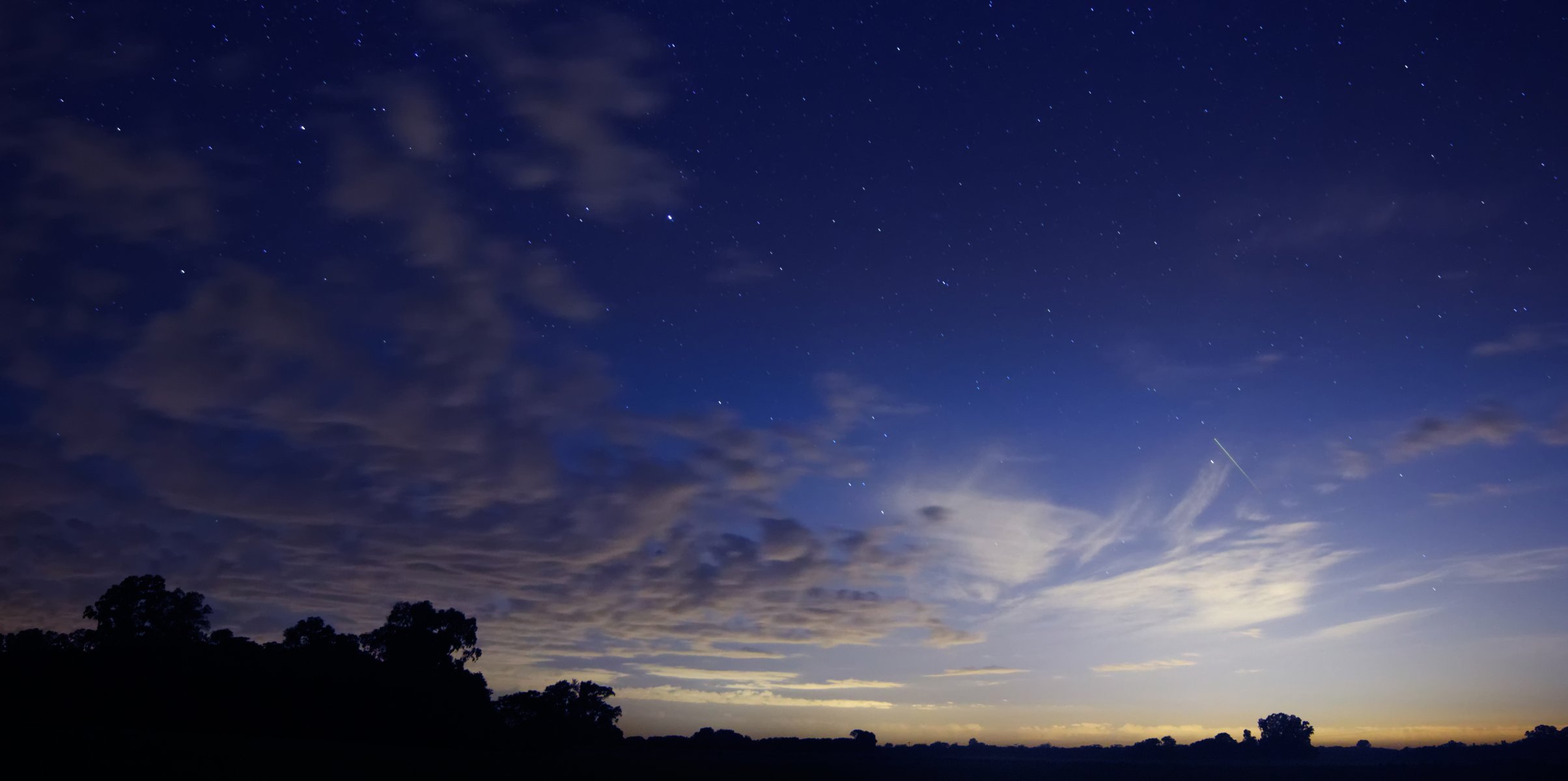 estrellas meteoro leónidas cielo nubes argentina