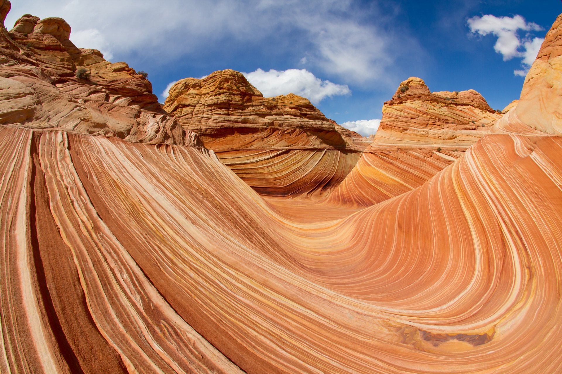 coyote butte cañón rocas líneas textura cielo nubes