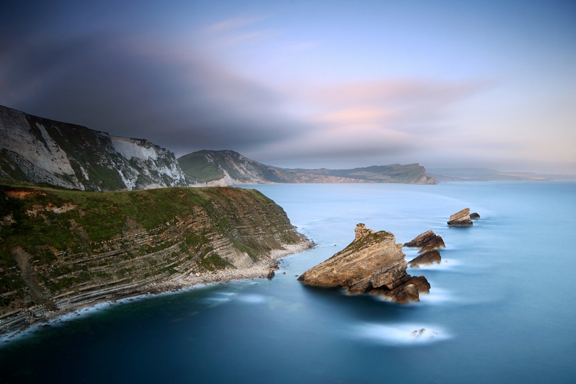 mer côte rochers pierres brume crépuscule