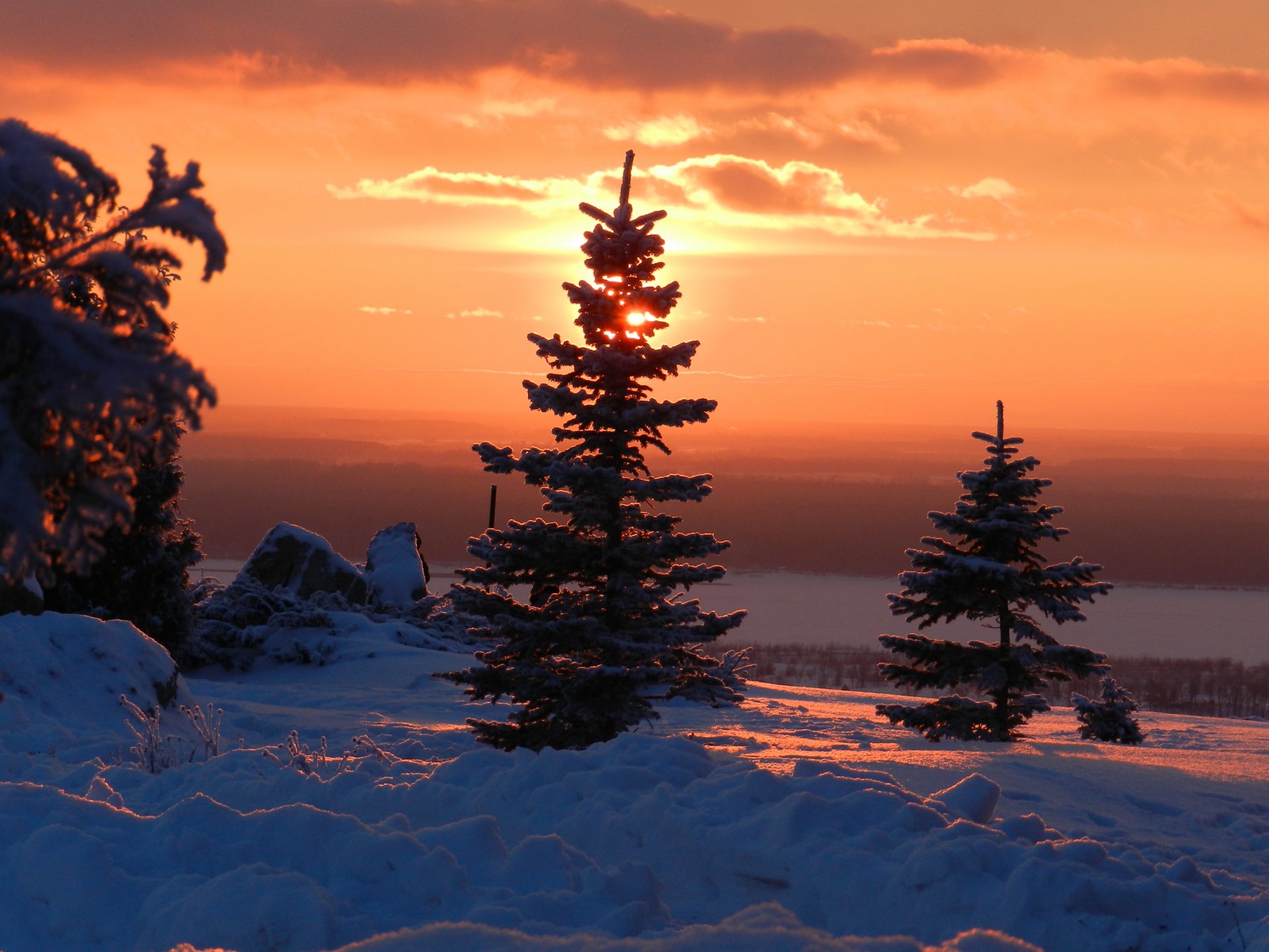 invierno nieve puesta de sol