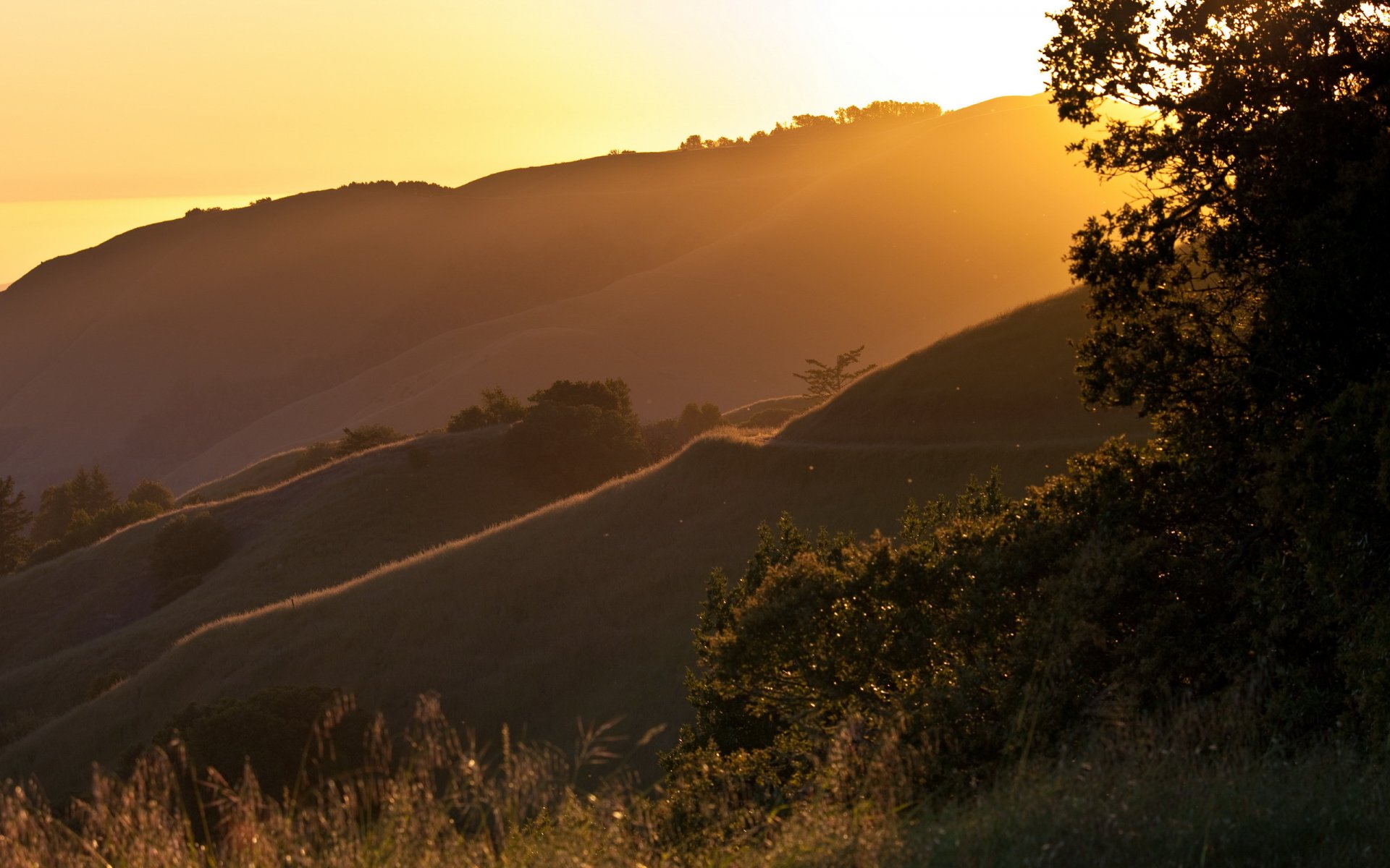 coucher de soleil lumière montagnes nature paysage