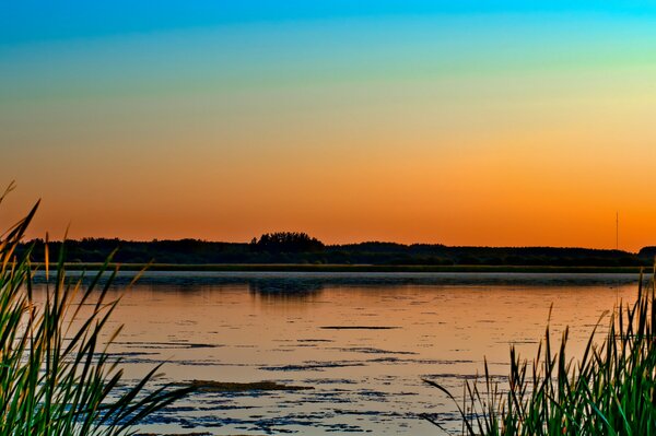 Abend Sonnenuntergang am See in Sibirien