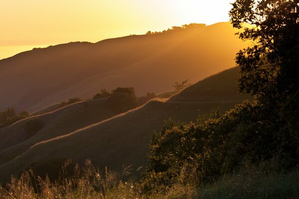 Berglandschaft bei Sonnenuntergang