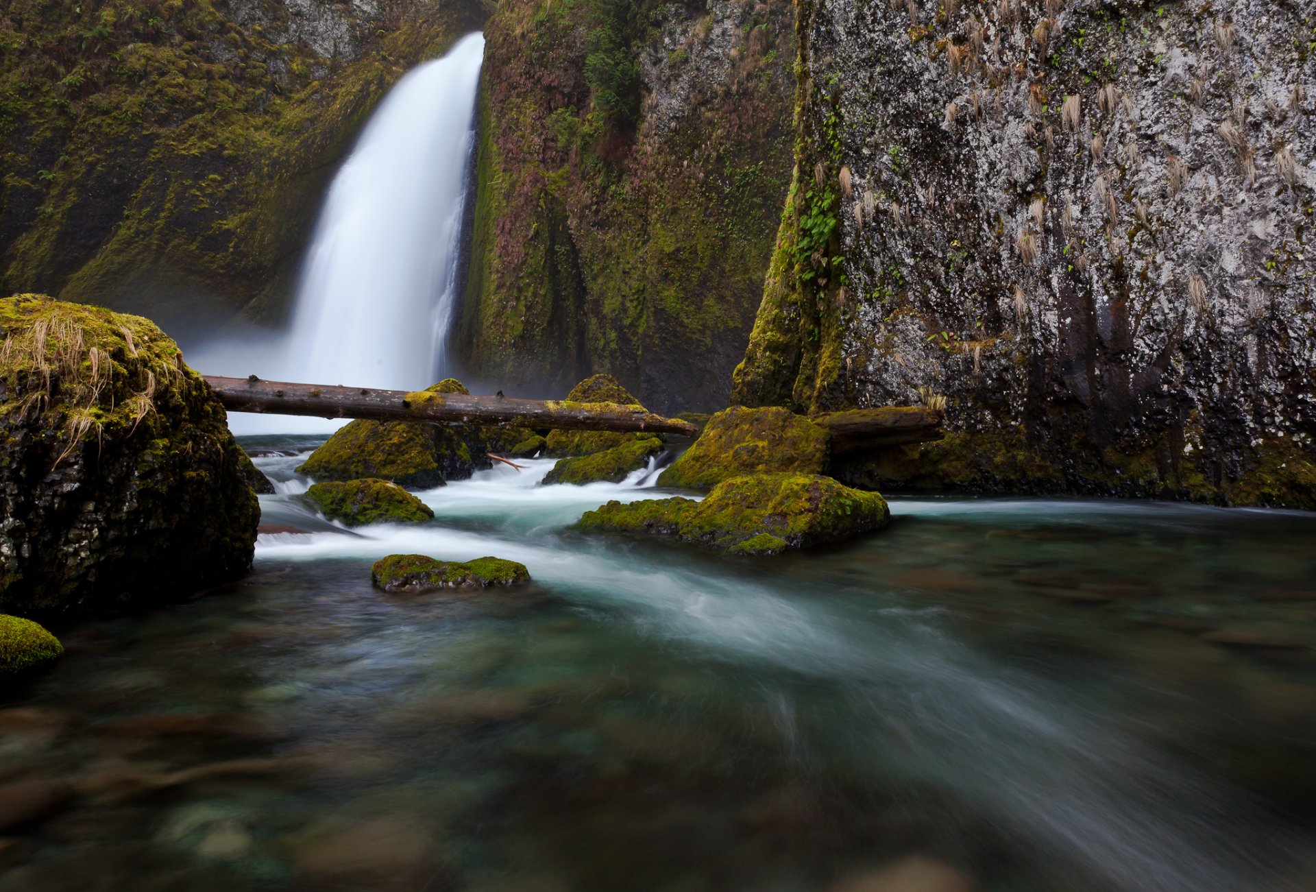 natur wasser fluss wasserfall steine zweige felsen